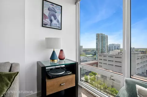 Living - 800 Elgin Rd #PH08, Evanston, IL 60201 photo 4 of 5