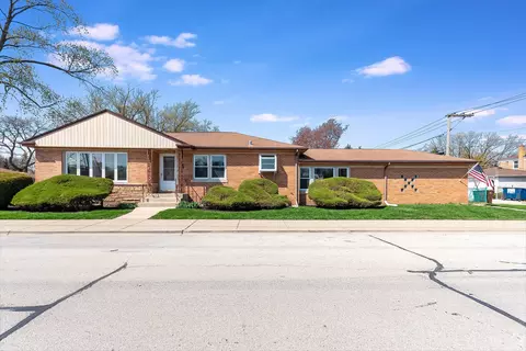 4150 Mulford St, Skokie, IL 60076