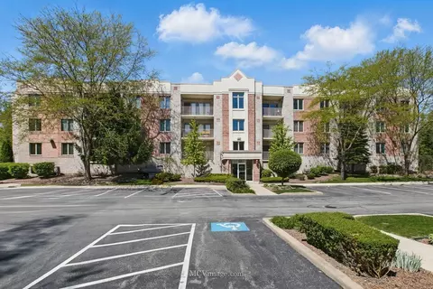 7841 W 157th St #303, Orland Park, IL 60462