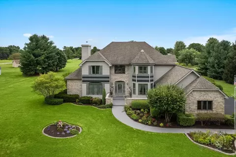 37 W681 Cigrand Ct, Batavia, IL 60510