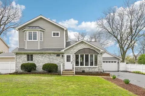 7945 W 100th St, Palos Hills, IL 60465