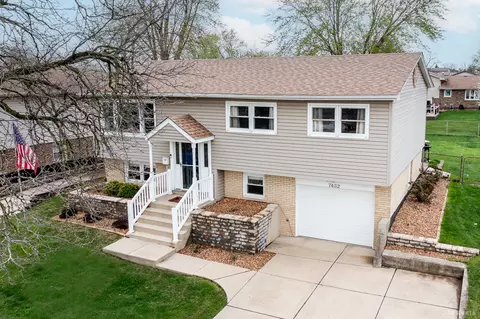 7432 161st St, Tinley Park, IL 60477
