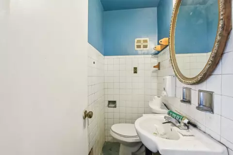 Bath - 9258 S Bishop St, Chicago, IL 60620 photo 1 of 5