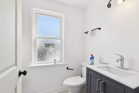 Bath - 9258 S Bishop St, Chicago, IL 60620 photo 2 of 5