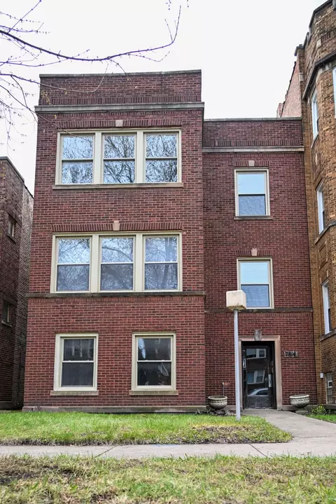 7814 S Bennett Ave, Chicago, IL 60649