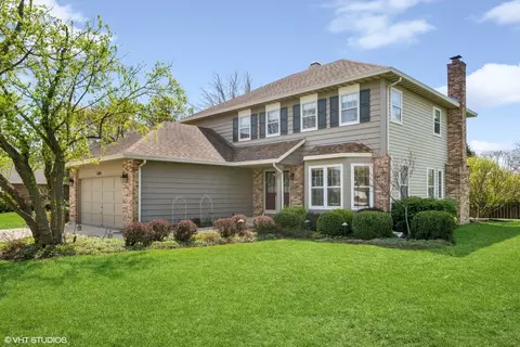 1505 E Canterbury Dr, Arlington Heights, IL 60004