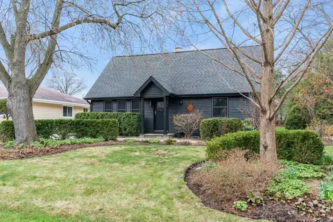 5802 Tennessee Ave, Clarendon Hills, IL 60514