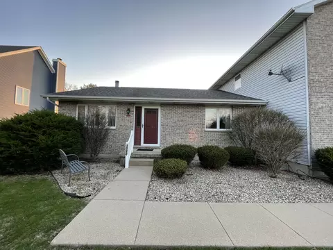 3022 Becker Dr #A, Peru, IL 61354