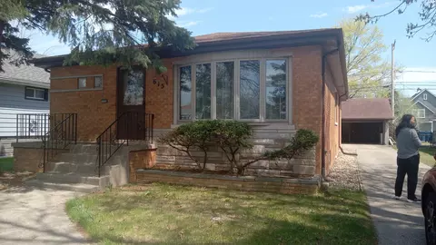 615 Price Ave, Calumet City, IL 60409