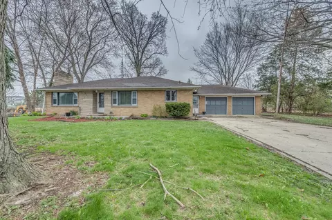 27 W240 Bauer Rd, Naperville, IL 60563