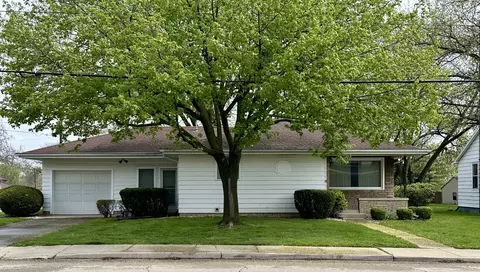 1627 Pulaski St, Peru, IL 61354