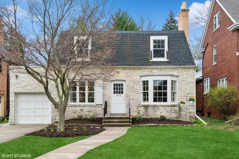 1404 Lincoln St, Evanston, IL 60201