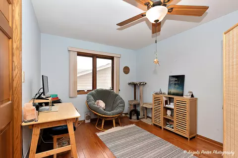 Bedroom - 911 Hampton Ct, Mchenry, IL 60050 photo 1 of 4