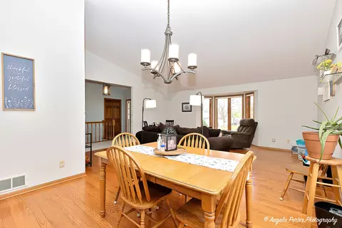 Dining - 911 Hampton Ct, Mchenry, IL 60050 photo 2 of 2