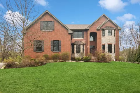 2 Charlestowne Ct, Lincolnshire, IL 60069