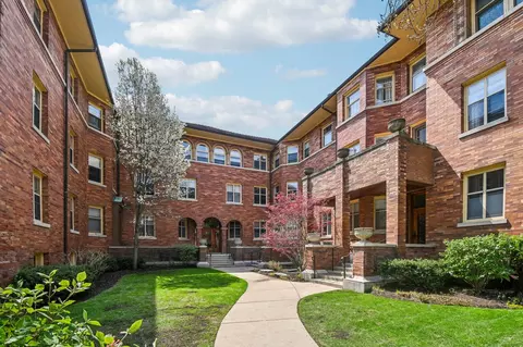 Exterior - 508 Lee St #3E, Evanston, IL 60202 photo 2 of 3