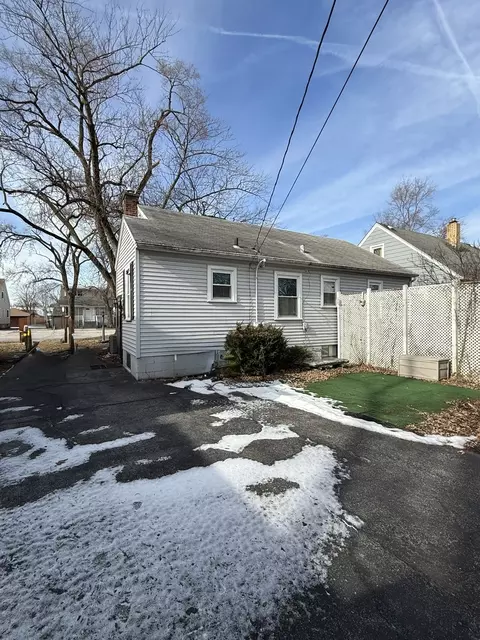 18269 Burnham Ave, Lansing, IL 60438 photo 3