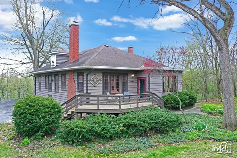 15 High Lake Ave, West Chicago, IL 60185