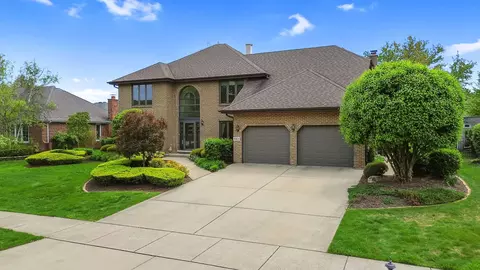 10621 Palos West Dr, Palos Park, IL 60464