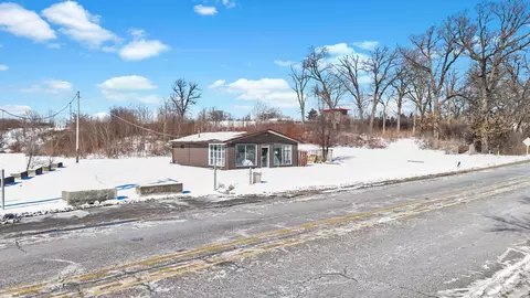1350 Sarana Ave, West Chicago, IL 60185