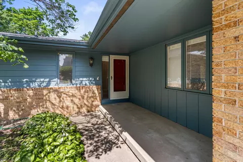 1204 Harrington Dr, Champaign, IL 61821 photo 3