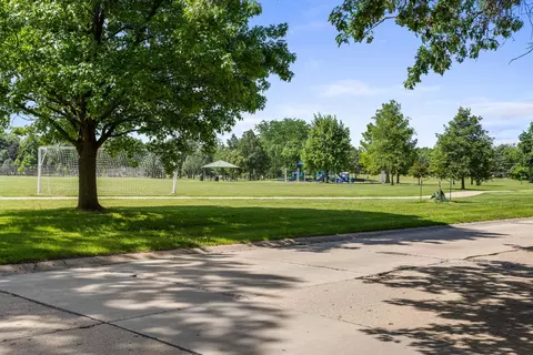 1204 Harrington Dr, Champaign, IL 61821 photo 34