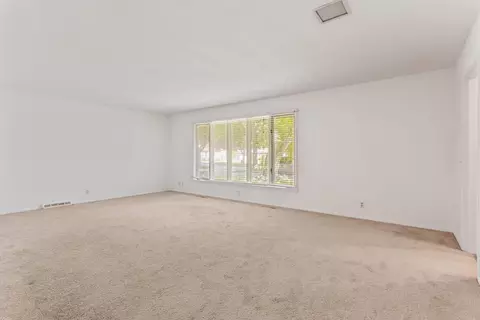 1204 Harrington Dr, Champaign, IL 61821 photo 6
