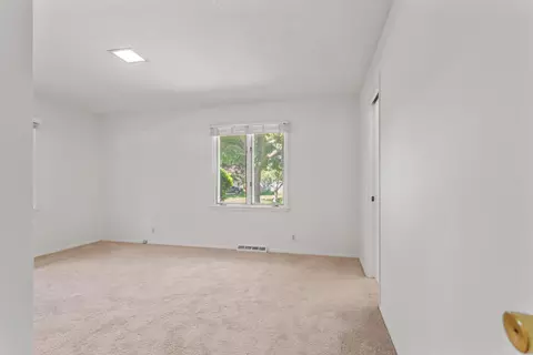 1204 Harrington Dr, Champaign, IL 61821 photo 18