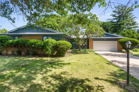 1204 Harrington Dr, Champaign, IL 61821 photo 2