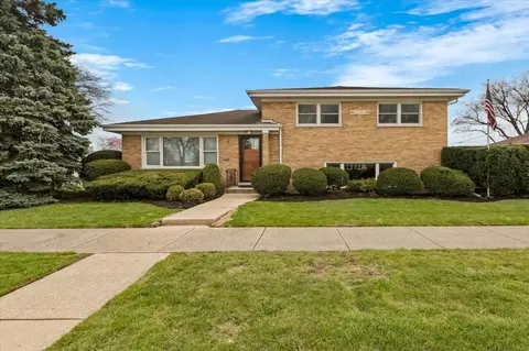 8932 Oriole Ave, Morton Grove, IL 60053
