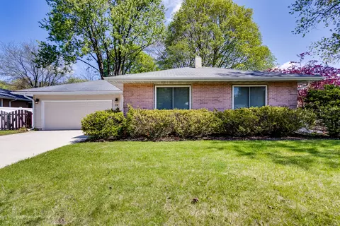 119 Ridge Dr, Dekalb, IL 60115