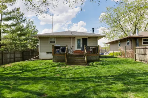 Exterior - 910 S Cottage Ave, Normal, IL 61761 photo 8 of 11
