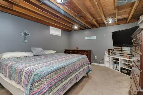 Bedroom - 910 S Cottage Ave, Normal, IL 61761 photo 6 of 7