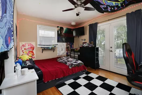 Bedroom - 910 S Cottage Ave, Normal, IL 61761 photo 4 of 7