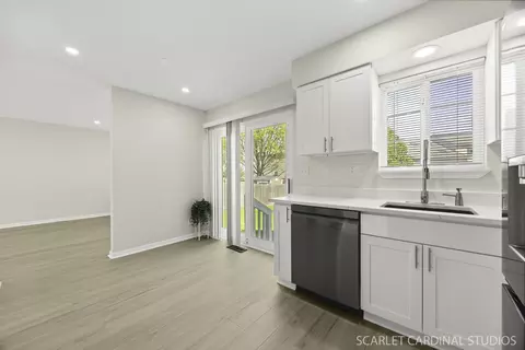 Kitchen - 700 Cooper Ct E, Aurora, IL 60504 photo 2 of 3