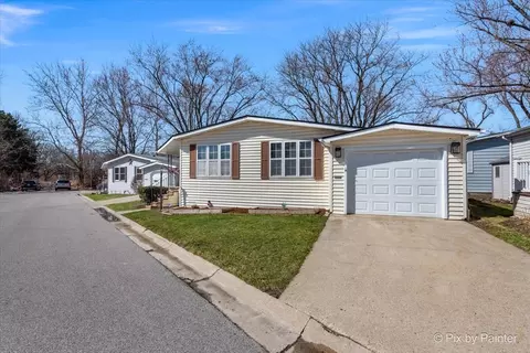 220 Melbrooke Rd, Elgin, IL 60123 photo 2