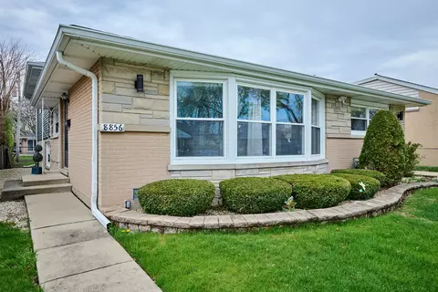 8856 N Merrill St, Niles, IL 60714