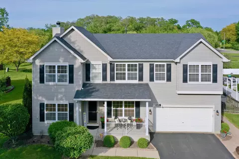 851 Crabapple Dr, Crystal Lake, IL 60014