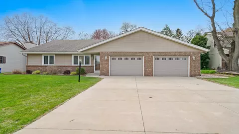 5807 Capetown Ave, Rockford, IL 61108