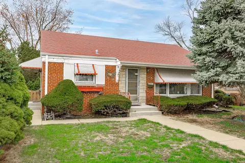 7646 Niles Center Rd, Skokie, IL 60077