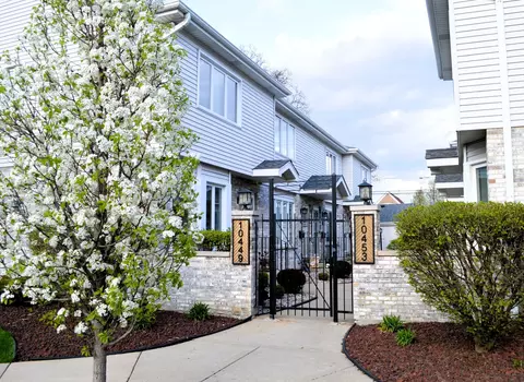 10453 S Kedzie Ave #B, Chicago, IL 60655