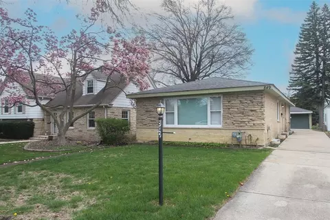 849 S 2nd Ave, Des Plaines, IL 60016