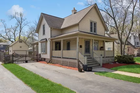 325 Douglas Ave, Crystal Lake, IL 60014