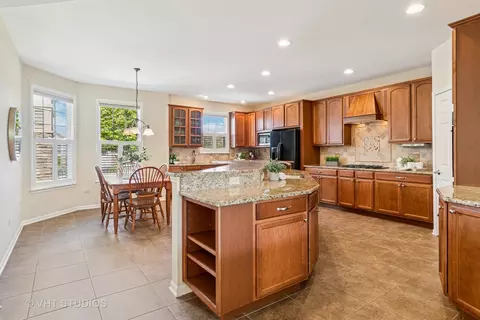 Kitchen - 2808 Edgebrook Ct, Naperville, IL 60564 photo 3 of 3