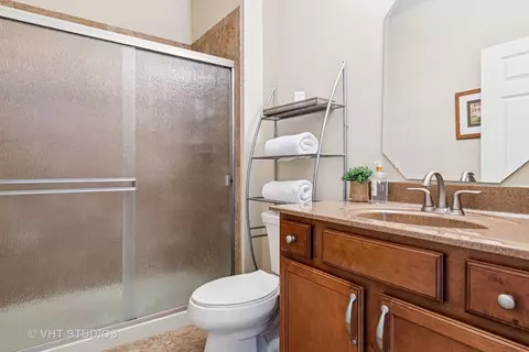 Bath - 2808 Edgebrook Ct, Naperville, IL 60564 photo 3 of 3