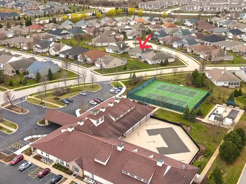 View/Area - 2808 Edgebrook Ct, Naperville, IL 60564 photo 1 of 12
