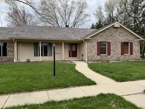 1605 E Mumford Dr, Urbana, IL 61802