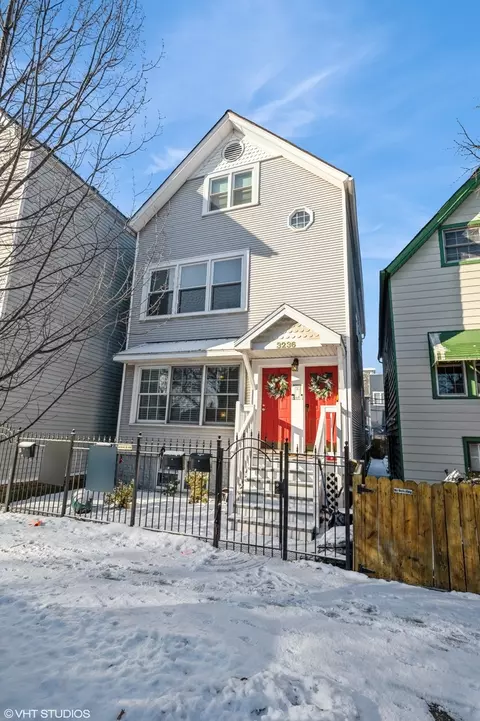 3236 N Leavitt St #1, Chicago, IL 60618