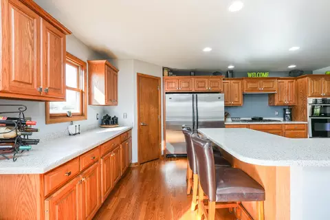 Kitchen - 1135 Eagle Cir, Bourbonnais, IL 60914 photo 3 of 8