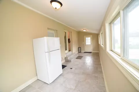 813 S Wolf Rd, Des Plaines, IL 60016 photo 39